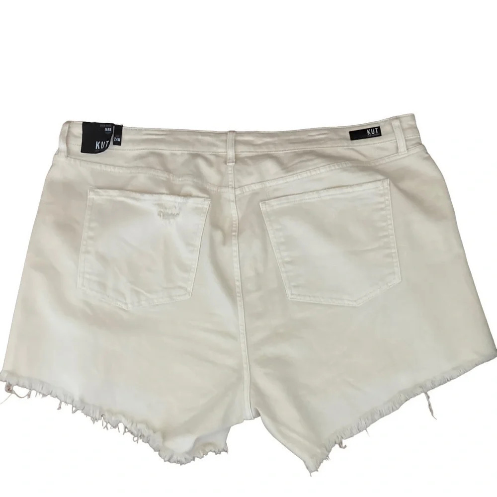 KUT from the Kloth Plus Size Jane Ripped High Rise Short in Ivory Sz: 24W - Picture 8 of 11